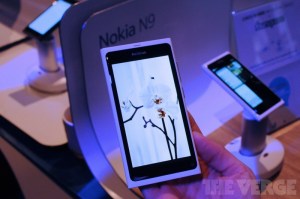 White Nokia N9